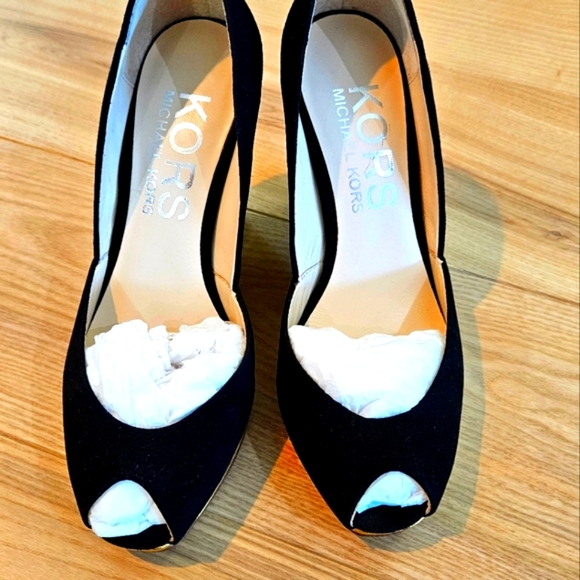 Michael Kors Black Suede Top Peep Toe Gold Wedges Size 5.5. Like new. - Picture 1 of 11